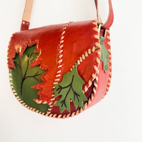 Vintage Handmade Leaf Motif Oval Crossbody Bag - Picture 3 of 9